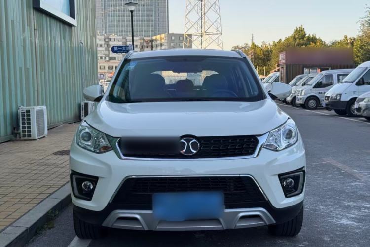 Used BAIC Senova X35 2016 1.5L Automatic Luxury Edition Exterior 2