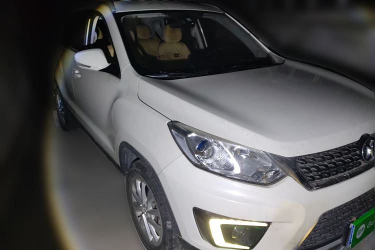 Used BAIC Senova X35 2016 1.5L Automatic Elite Edition Exterior 2