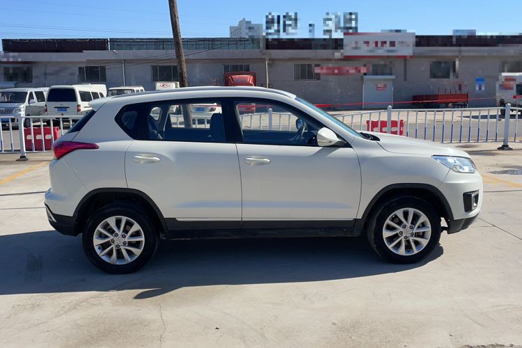 Used BAIC Senova X35 2016 1.5L Manual Elite Edition Exterior 2