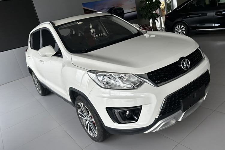 Used BAIC Senova X35 2016 1.5L Automatic Luxury Edition Exterior 2