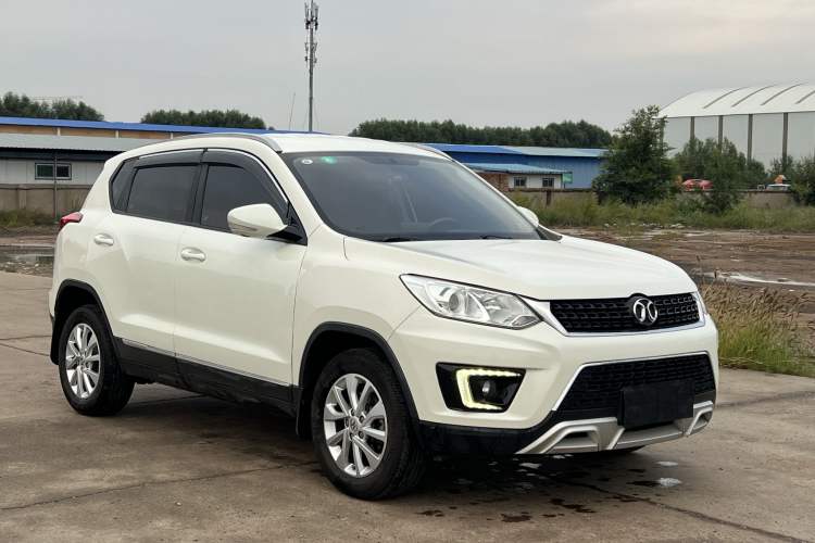 Used BAIC Senova X35 2016 1.5L Manual Elite Edition Exterior 2