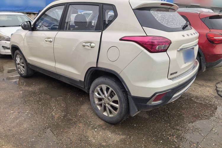 Used BAIC Senova X35 2016 1.5L Manual Elite Edition Exterior 3