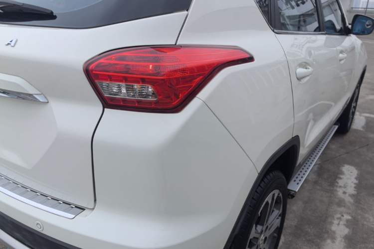 Used BAIC Senova X35 2016 1.5L Manual Luxury Edition Exterior 3