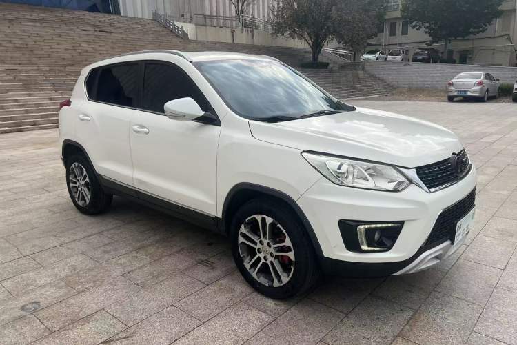 Used BAIC Senova X35 2016 1.5L Automatic Luxury Edition Exterior 3