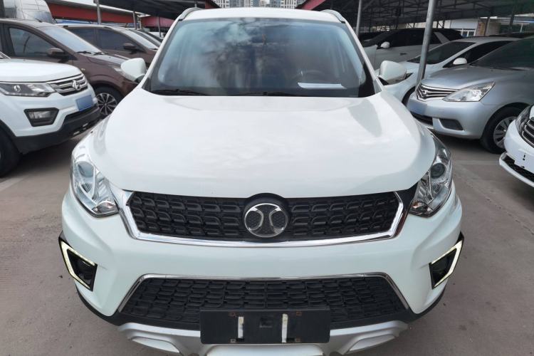 Used BAIC Senova X35 2016 1.5L Manual Luxury Edition Exterior 3