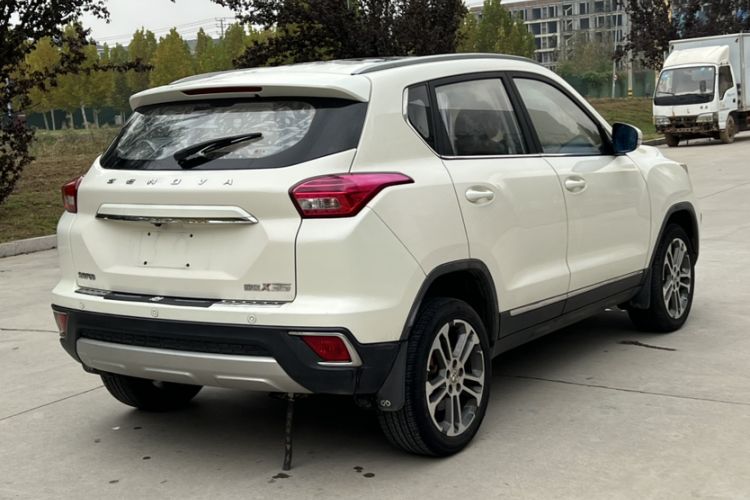 Used BAIC Senova X35 2016 1.5L Manual Luxury Edition Exterior 4