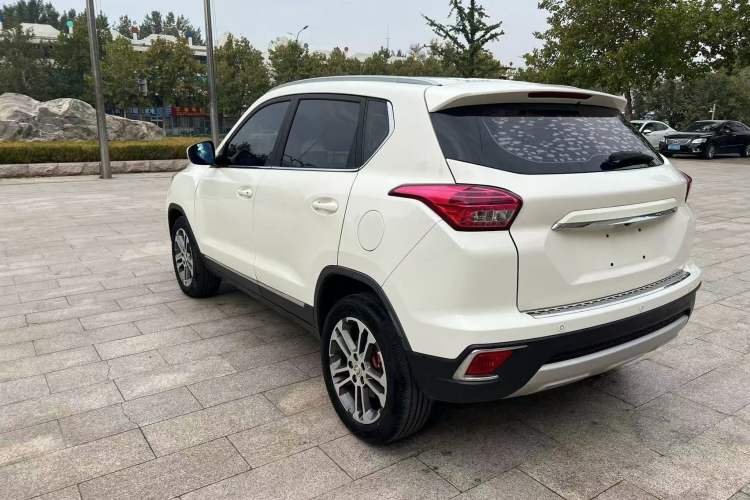 Used BAIC Senova X35 2016 1.5L Automatic Luxury Edition Exterior 4