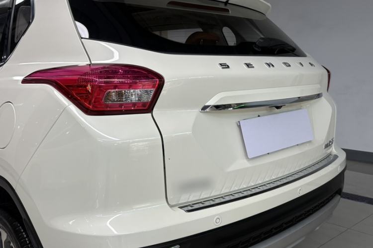 Used BAIC Senova X35 2016 1.5L Automatic Luxury Edition Exterior 4