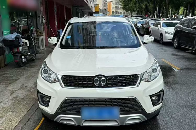 Used BAIC Senova X35 2016 1.5L Manual Luxury Edition Exterior 4