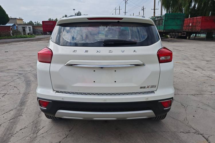 Used BAIC Senova X35 2016 1.5L Manual Luxury Edition Exterior 4