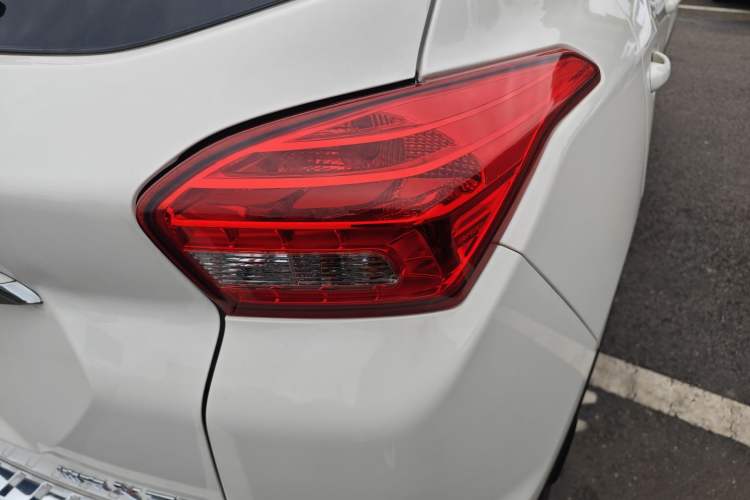 Used BAIC Senova X35 2016 1.5L Automatic Luxury Edition Exterior 6