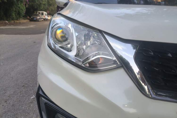 Used BAIC Senova X35 2016 1.5L Automatic Luxury Edition Exterior 6