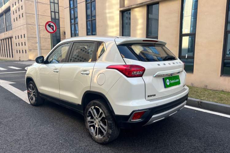 Used BAIC Senova X35 2016 1.5L Automatic Elite Edition Exterior 6