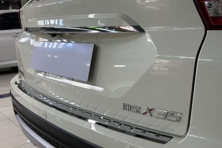 Used BAIC Senova X35 2016 1.5L Automatic Luxury Edition Exterior 9