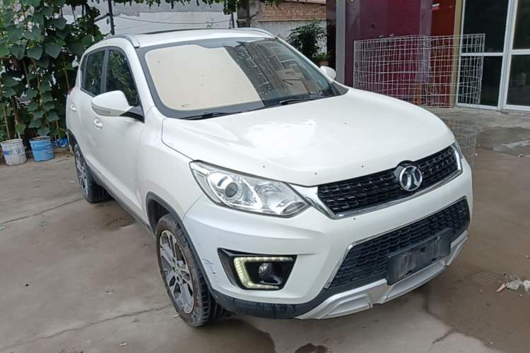 Used BAIC Senova X35 2016 1.5L Manual Luxury Edition Front Right 45 Deg
