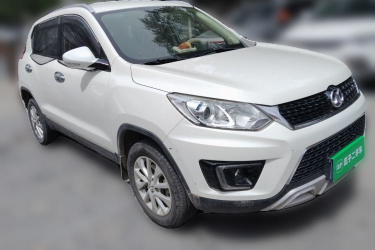 Used BAIC Senova X35 2016 1.5L manual Fashion Edition Front Right 45 Deg