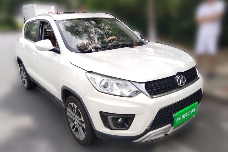 Used BAIC Senova X35 2016 1.5L Automatic Prestige Edition Front Right 45 Deg