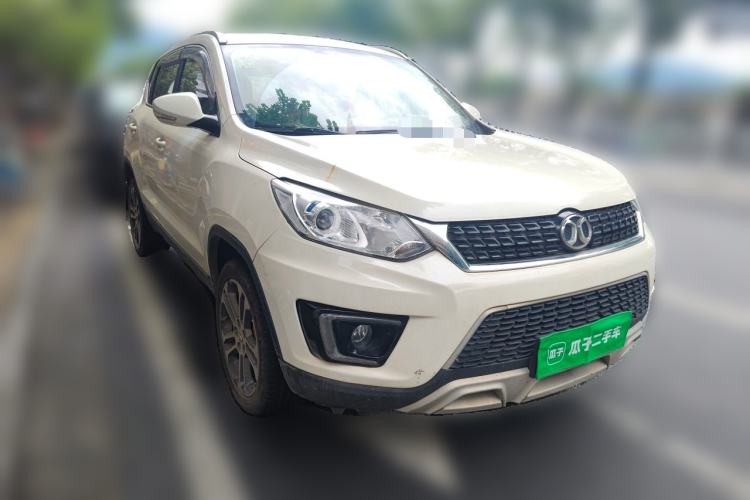 Used BAIC Senova X35 2016 1.5L Manual Luxury Edition Front Right 45 Deg