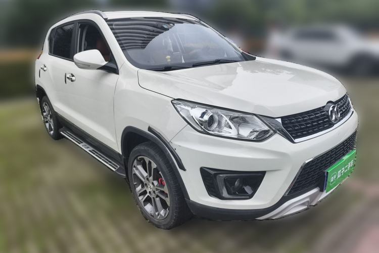 Used BAIC Senova X35 2016 1.5L Manual Luxury Edition Front Right 45 Deg