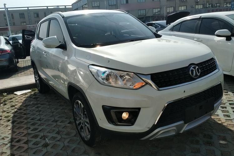 Used BAIC Senova X35 2016 1.5L Automatic Luxury Edition Front Right 45 Deg