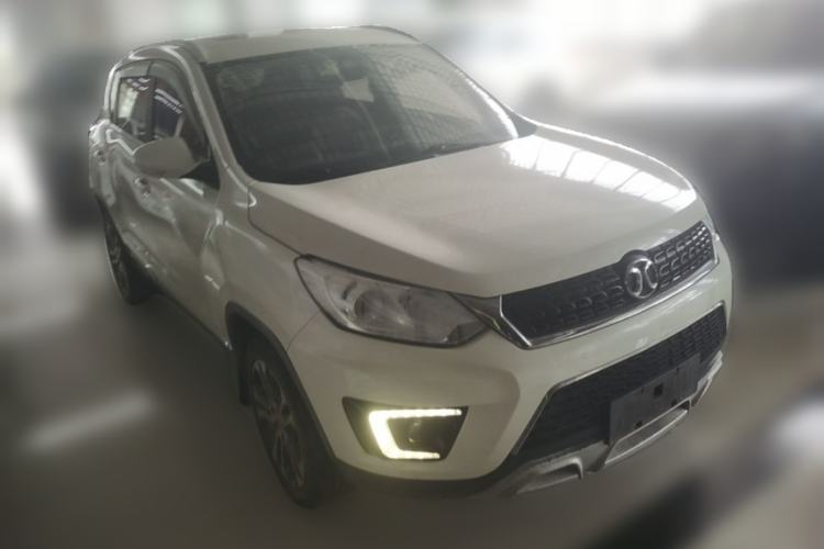 Used BAIC Senova X35 2016 1.5L Manual Luxury Edition Front Right 45 Deg