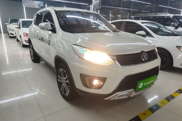 Used BAIC Senova X35 2016 1.5L Automatic Luxury Edition Front Right 45 Deg