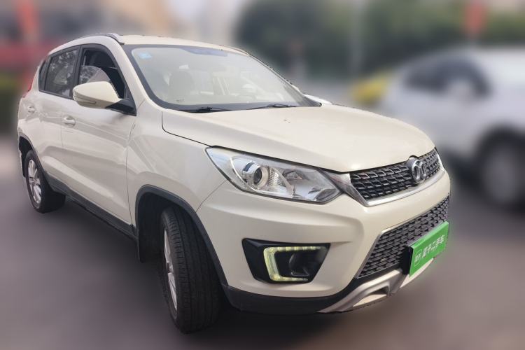 Used BAIC Senova X35 2016 1.5L Manual Elite Edition Front Right 45 Deg