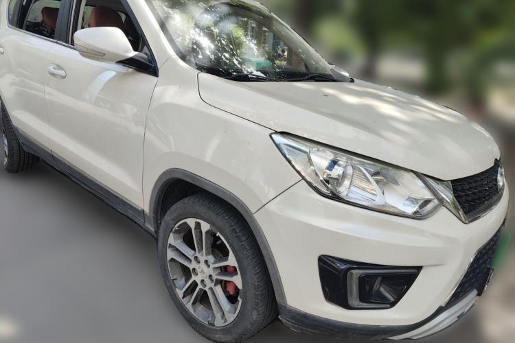 Used BAIC Senova X35 2016 1.5L Automatic Luxury Edition Front Right 45 Deg