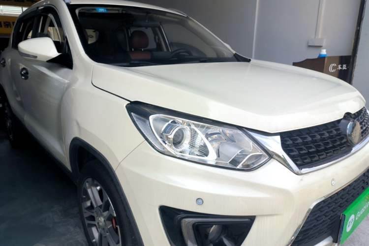 Used BAIC Senova X35 2016 1.5L Manual Luxury Edition Front Right 45 Deg
