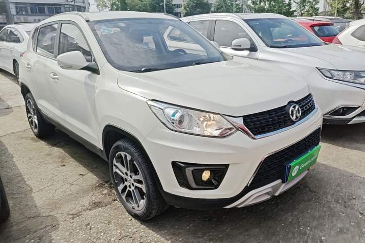 Used BAIC Senova X35 2016 1.5L Automatic Luxury Edition Front Right 45 Deg