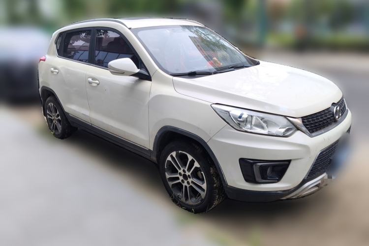 Used BAIC Senova X35 2016 1.5L Manual Luxury Edition Front Right 45 Deg
