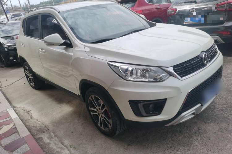 Used BAIC Senova X35 2016 1.5L Automatic Luxury Edition Front Right 45 Deg