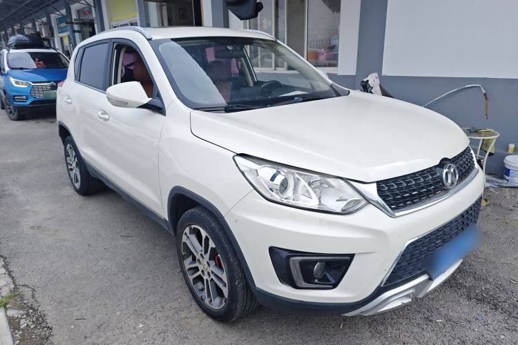 Used BAIC Senova X35 2016 1.5L Manual Luxury Edition Front Right 45 Deg