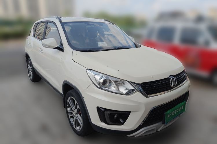 Used BAIC Senova X35 2016 1.5L Manual Luxury Edition Front Right 45 Deg