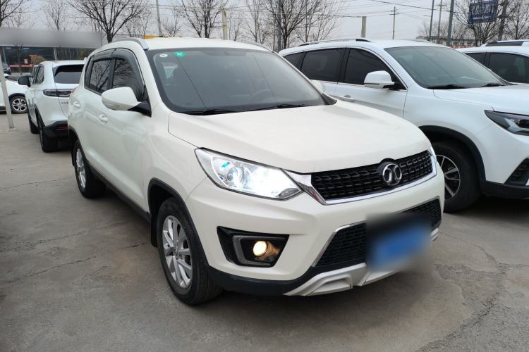 Used BAIC Senova X35 2016 1.5L Manual Elite Edition Front Right 45 Deg