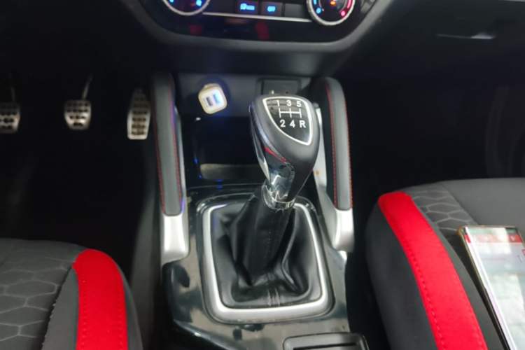 Used BAIC Senova X35 2016 1.5L Manual Elite Edition Gear Lever