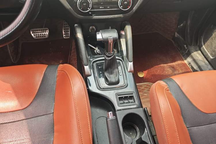 Used BAIC Senova X35 2016 1.5L Automatic Luxury Edition Gear Lever