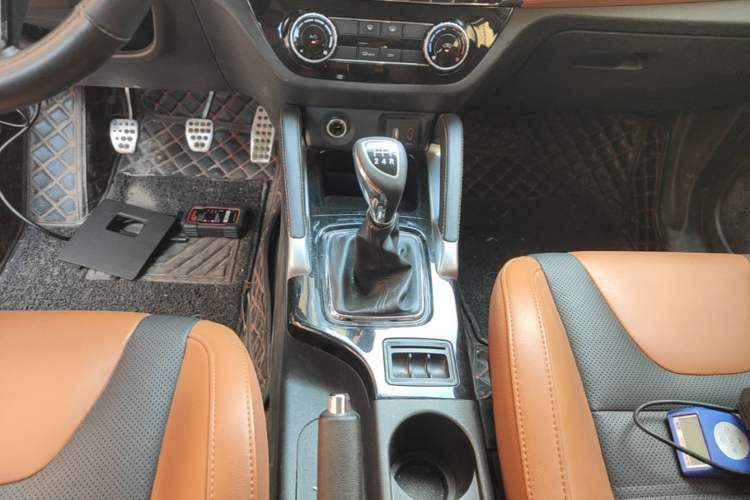 Used BAIC Senova X35 2016 1.5L Manual Luxury Edition Gear Lever
