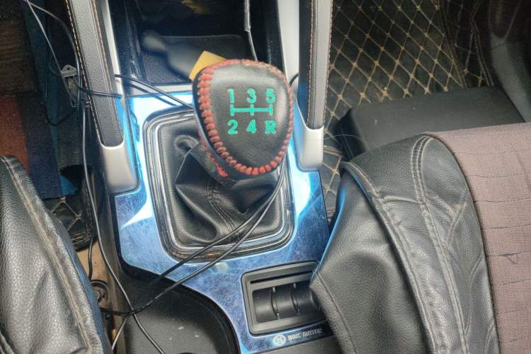 Used BAIC Senova X35 2016 1.5L Manual Luxury Edition Gear Lever