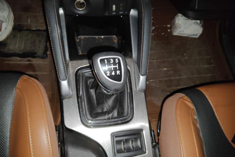 Used BAIC Senova X35 2016 1.5L Manual Luxury Edition Gear Lever