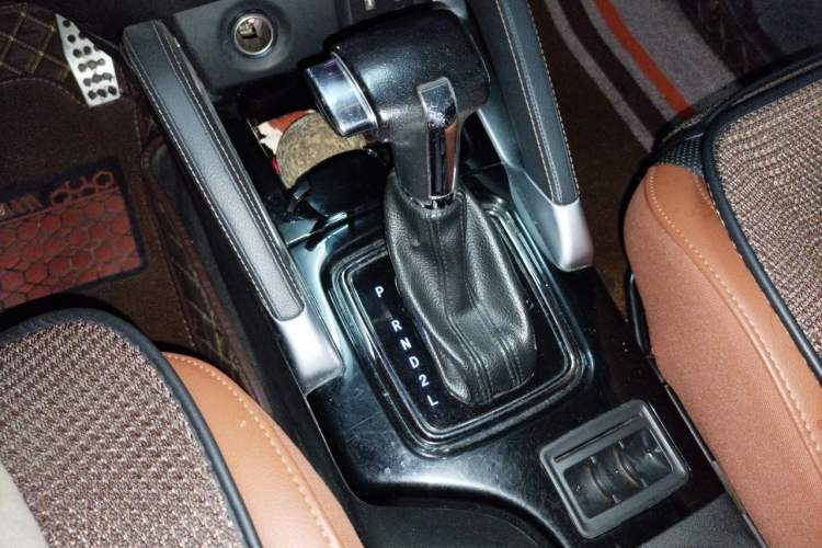 Used BAIC Senova X35 2016 1.5L Automatic Luxury Edition Gear Lever