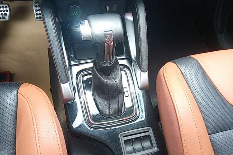 Used BAIC Senova X35 2016 1.5L Automatic Luxury Edition Gear Lever