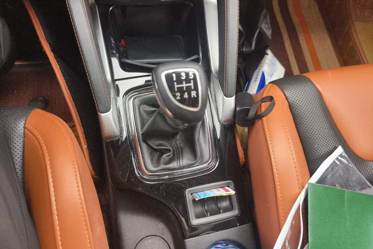 Used BAIC Senova X35 2016 1.5L Manual Luxury Edition Gear Lever