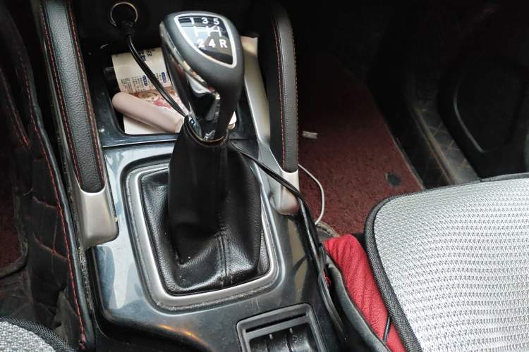 Used BAIC Senova X35 2016 1.5L Manual Elite Edition Gear Lever
