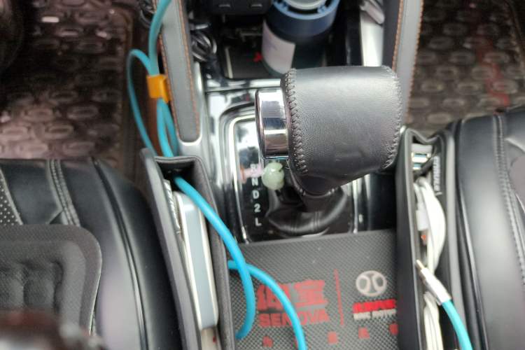 Used BAIC Senova X35 2016 1.5L Automatic Luxury Edition Gear Lever