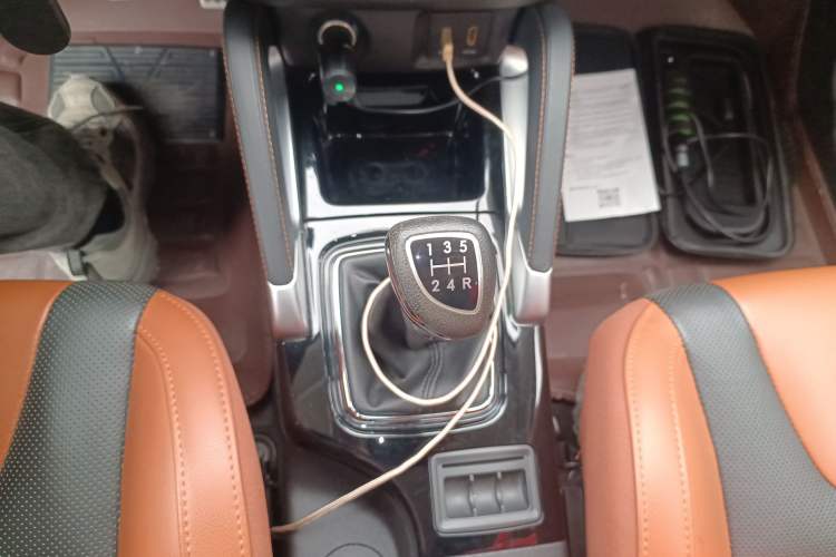 Used BAIC Senova X35 2016 1.5L Manual Luxury Edition Gear Lever