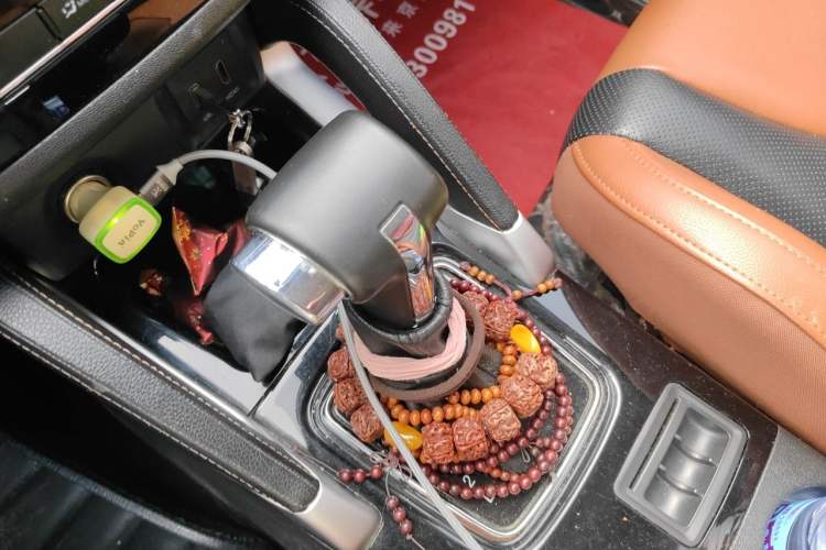 Used BAIC Senova X35 2016 1.5L Automatic Luxury Edition Gear Lever