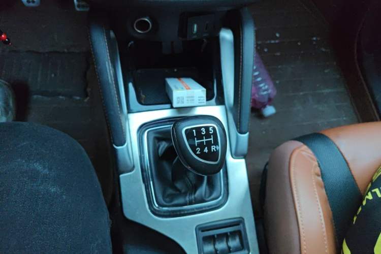 Used BAIC Senova X35 2016 1.5L Manual Luxury Edition Gear Lever