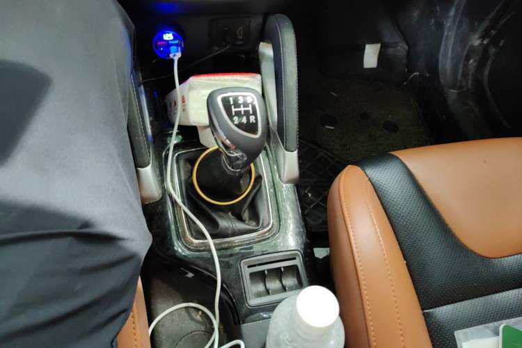 Used BAIC Senova X35 2016 1.5L Manual Luxury Edition Gear Lever