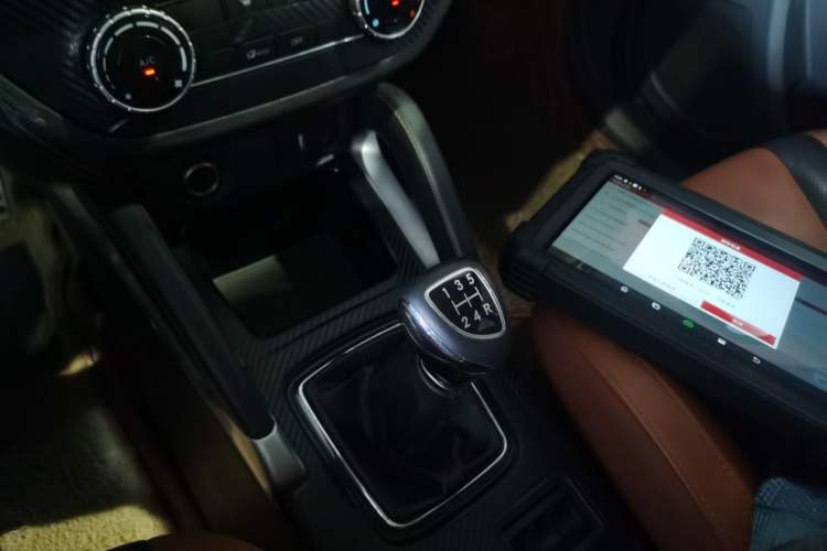 Used BAIC Senova X35 2016 1.5L Manual Luxury Edition Gear Lever